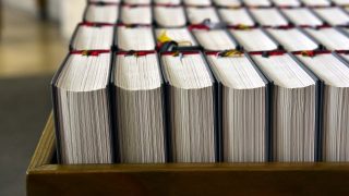 Arrestato perché stampa inni cristiani