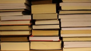 Credenti perseguitati perché in possesso di libri religiosi