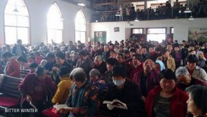 L’interno della Gospel Hall di Dongguan prima della demolizione