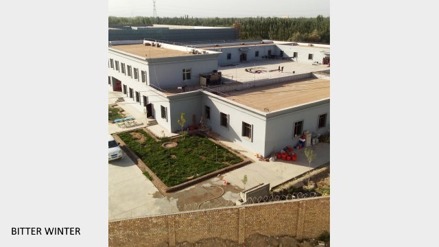 Il dormitorio della polizia nel “campo di rieducazione” nel distretto di Chengnan