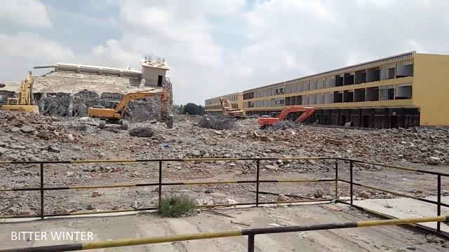 Più di 150 residenti hui devono andarsene