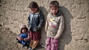 poveri bambini