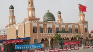 Lo Stato demolisce moschee nello Xinjiang
