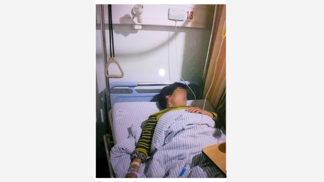 Zhou e sua moglie in ospedale