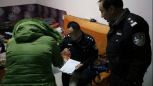 La polizia registra le informazioni