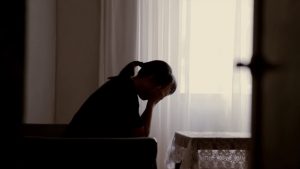 donna triste