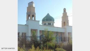 Ma, oltre alla chiusura delle moschee, nello Xinjiang molti musulmani hanno perso la famiglia, che ora si trova in carcere.