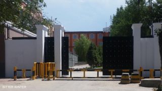 La Scuola media n.2 di Wusu, nello Xinjiang, è stata convertita in campo di
