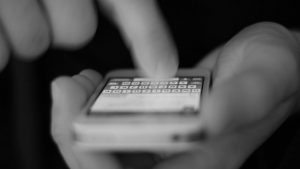 Chiacchierando sul telefono