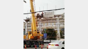 L'arco commemorativo all'ingresso del Monte Jiuhua demolito con la forza