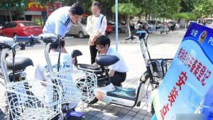 installazione di dispositivi di sorveglianza in biciclette a motore elettrico