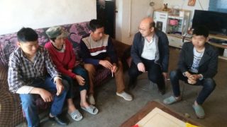 Cristiani arrestati per aver ringraziato Dio