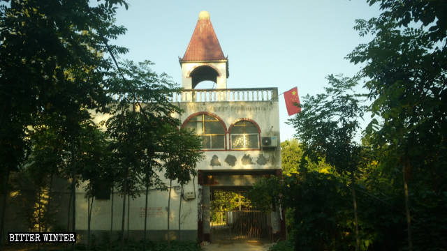 La chiesa nel villaggio di Youzhai, città di Xuchang dopo essere stata rilevata dal governo