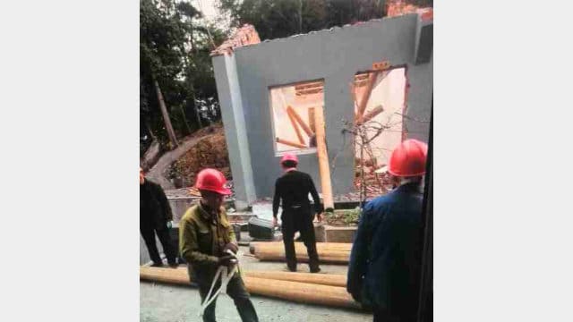 La demolizione della chiesa Xiaokeng