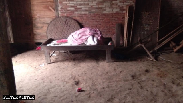 La stanzetta in cui vive Tao Huilan è molto rozza