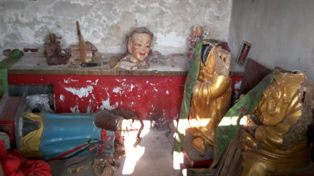 Le statue buddhiste del tempio Zushi sono state distrutte