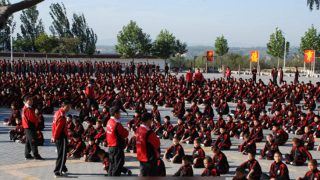 Scuole di arti marziali Shaolin costrette a seguire la "via rossa"