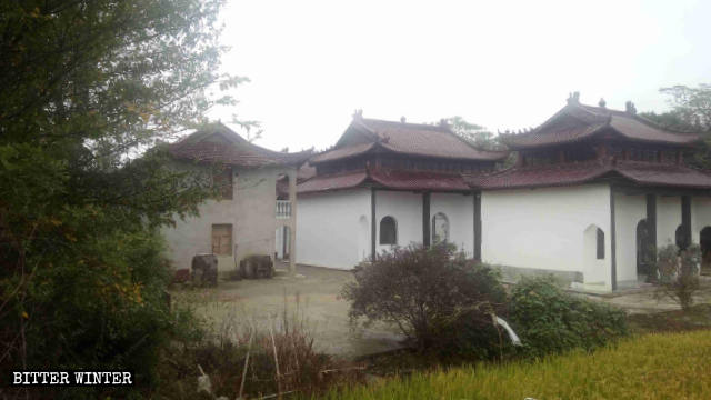 Il tempio Xifeng anch esso dipinto di bianco