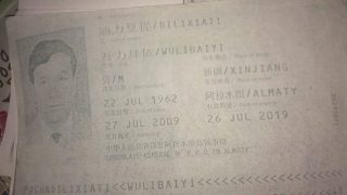 Scrittore kazako rinchiuso, con i fratelli, in un campo dello Xinjiang