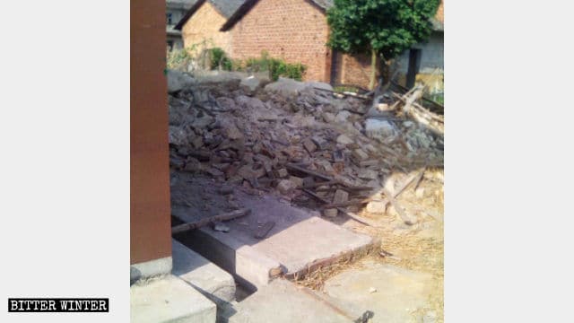 Un luogo di incontro nel villaggio Huaijiang nel borgo di Luofang è stato demolito