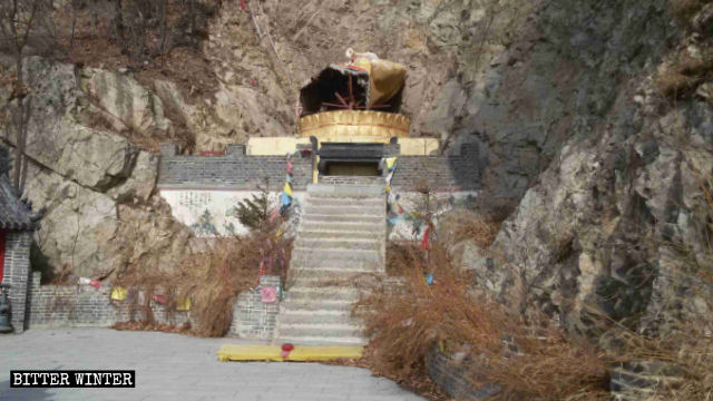 La statua della Guanyin nel tempio Guanyin'gou è stata distrutta