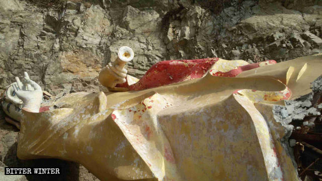 La statua della Guanyin è stata abbattuta