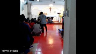 La sala per le riunioni Shijijiayuan prima della chiusura