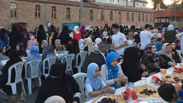 Pronti per celebrare l’iftar
