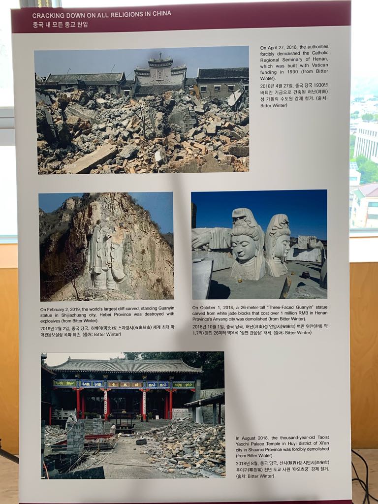 Immagini della persecuzione delle religioni in Cina