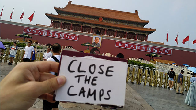La protesta pacifica #WhiteBlue19 arriva segretamente anche in Piazza Tiananmen