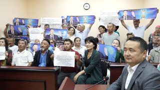 I sostenitori di Bilash manifestano a Nur-Sultan
