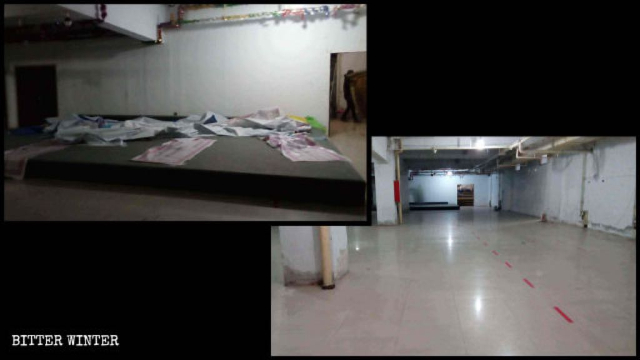 La sala per riunioni è stata sgomberata e la tenda sul podio è stata strappata