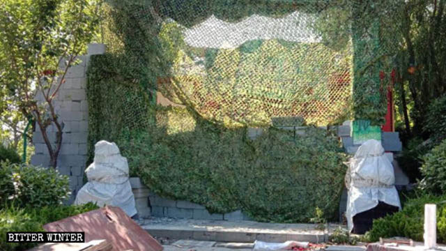 L'ingresso della Sala degli Arhat, chiuso con i sigilli
