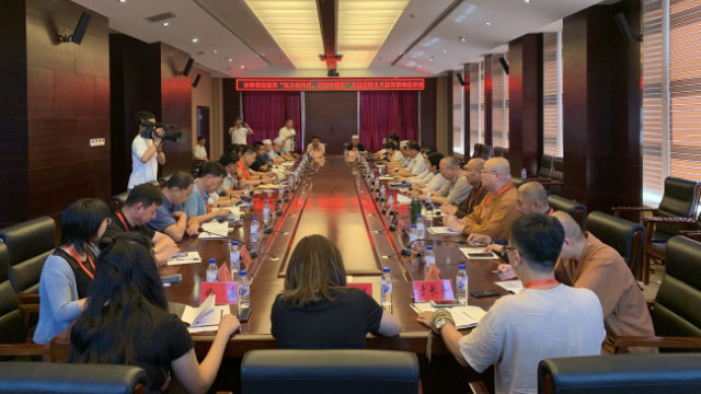 In luglio, nella provincia dello Jilin si è svolta una conferenza congiunta tra varie istituzioni governative per mobilitarle nella persecuzione religiosa