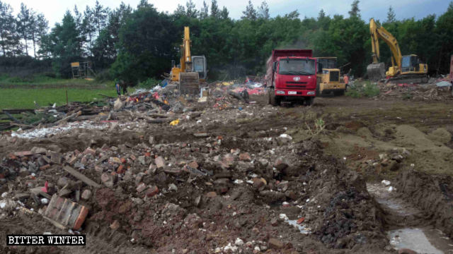 Il tempio taoista della città di Shuangyashan è stato raso al suolo