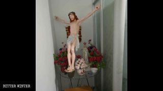 Il crocifisso è stato spostato dalla sala principale a una stanza piccola