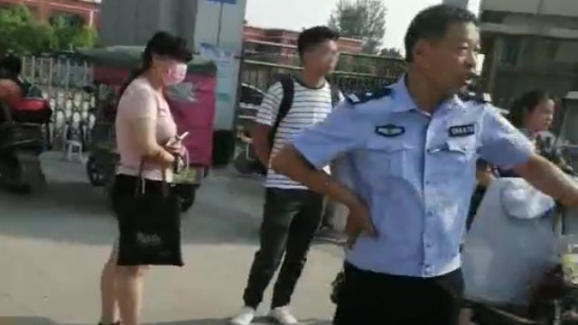 La polizia ha poi aggredito la famiglia