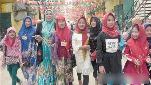 Donne e ragazze cham di Sanya