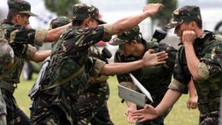 Le atrocità commesse dall'Esercito Popolare di Liberazione