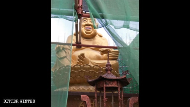 La statua del Buddha Maitreya