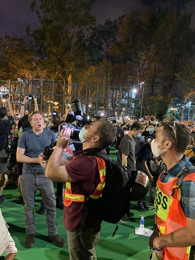 manifestanti democratici si riunita a Victoria Park