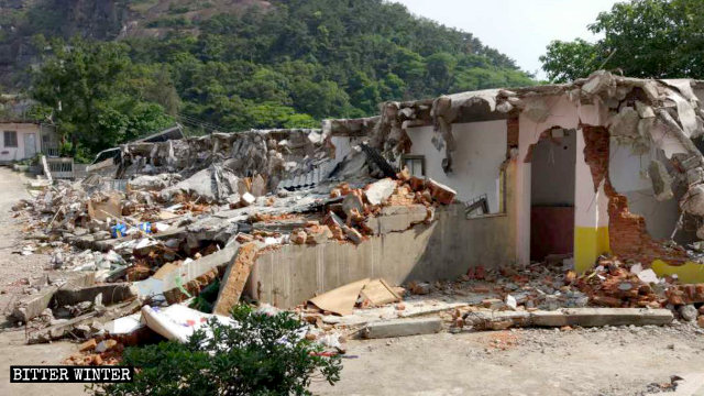 un edificio nel cortile della casa di cura